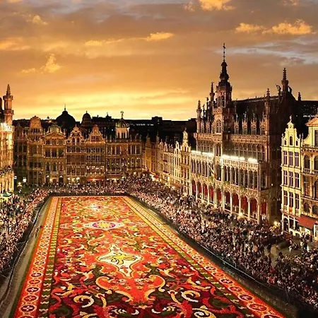 Sejour Lumineux Avec Balcon * Bruselas