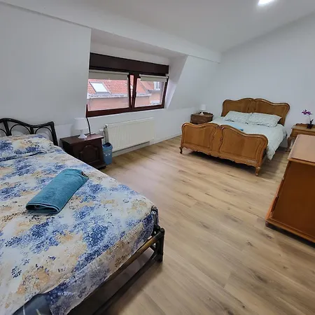 Charles House Guest house *