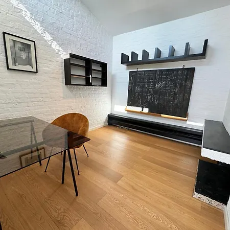 Apartment 'l' *