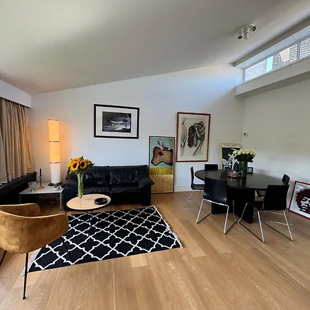 'l' Apartment *