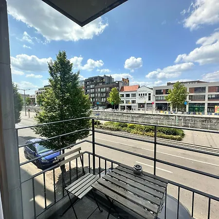 Modern 2 Bedroom For 6 - Center