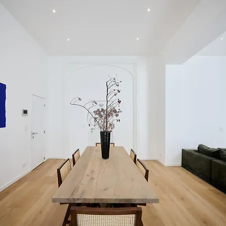 Toison D'or & Sauna * בריסל