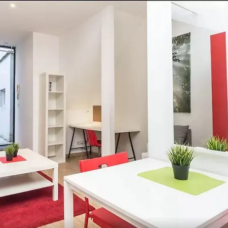 Apartment Central Red
