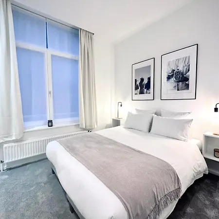 Magnificent In Sablon Apartamento