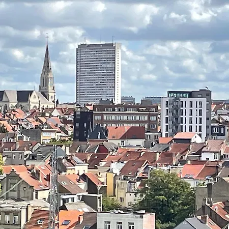 - - - - - Au Sixieme Ciel - - - - - Apartamento Bruselas