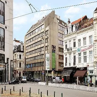 Nh Louise Hotel