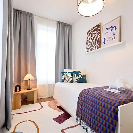 Charming 2br Near Eu In Grand Place Apartman *