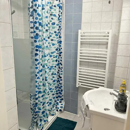 Quartier Ixelles - Metro Porte De Namur * Bruxelas