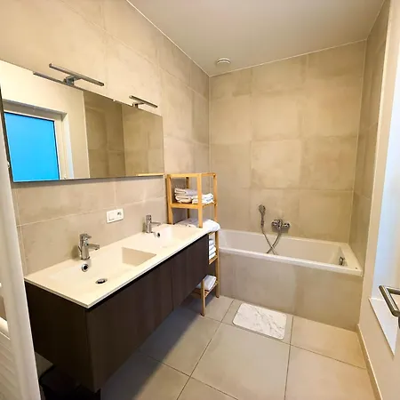 公寓 Brussels City Apartment *