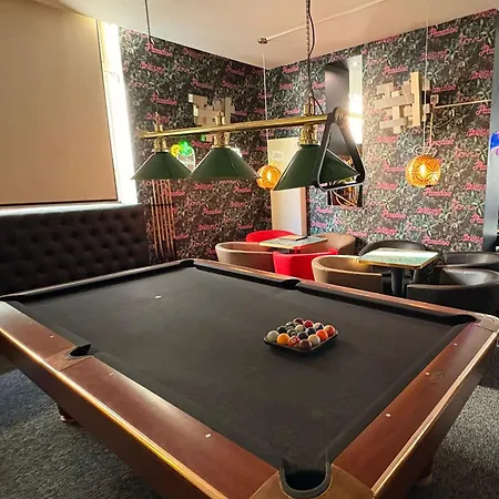 Apartment Garden's Jacuzzi 1