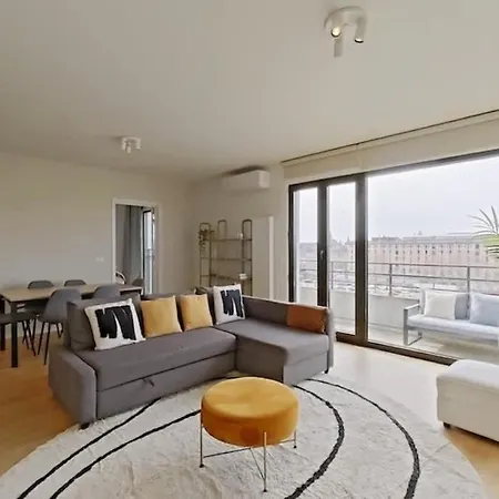 Apartment Stylish 2br With Balcony Brussels
