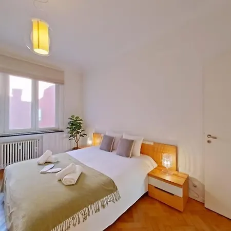 Bright 1br Flat In Saint-gilles *