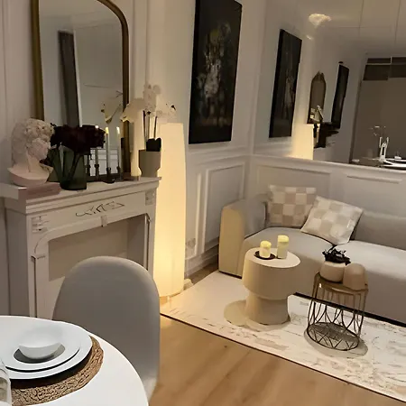 Charming Studio, Perfect Getaway Апартаменты