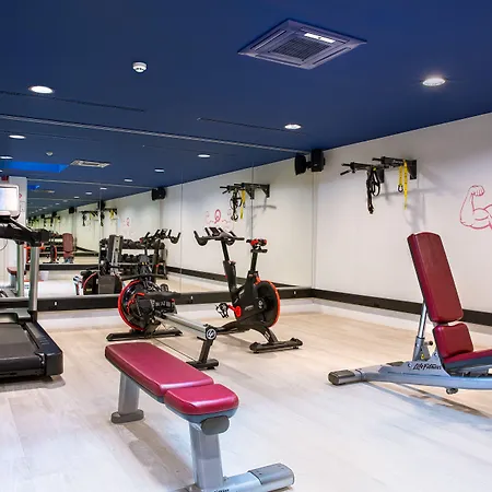 Отель Centre Louise 3*