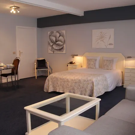 First Euroflat Szálloda 4*