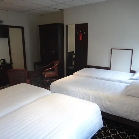 Safestay Grand Place Hotell 3*