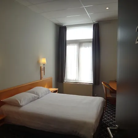 Safestay Grand Place Hotell 3*