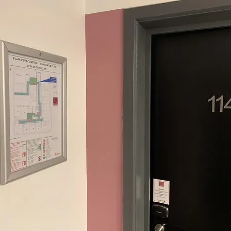 Safestay Grand Place 3*