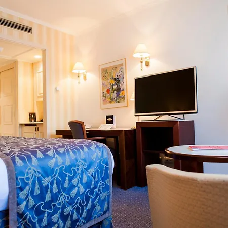 Le Chatelain Отель 5*