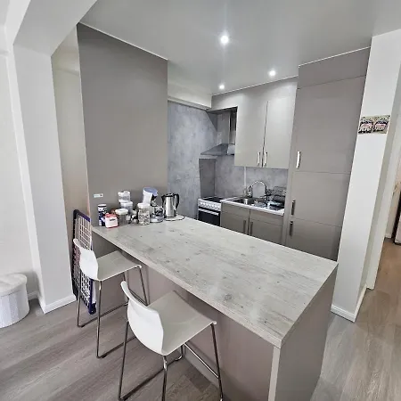 Cosy George Laurand