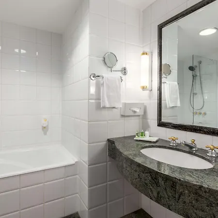 Nh Carrefour De L'europe 4*