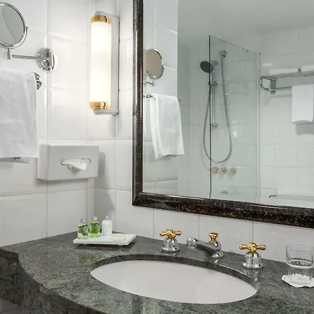 מלון Nh Carrefour De L'europe