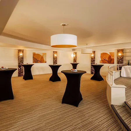 Nh Carrefour De L'europe