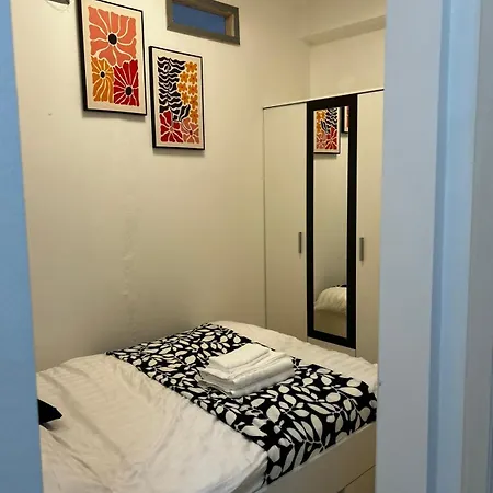 Apartment Design Avec Jardin Sur Avenue Louise 499 Brüssel