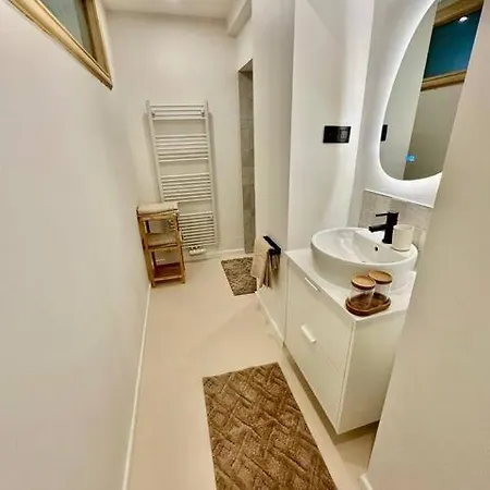 Charm And Comfort 布鲁塞尔