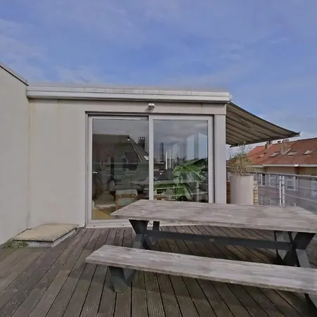 Spacious And Unique 3br With A Terrace شقة بروكسل