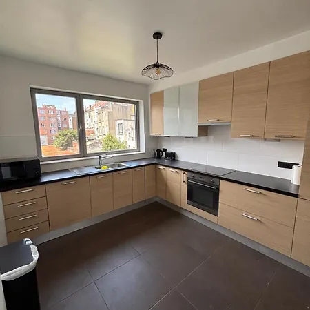 Stylish, Modern & Spacious In Apartman *