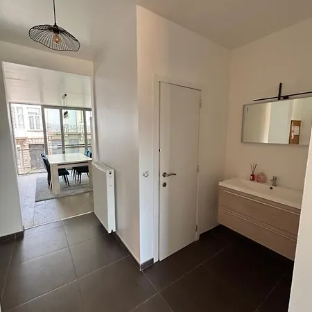 Daire Stylish, Modern & Spacious In Brüksel