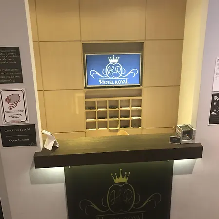 Royal Hotel *