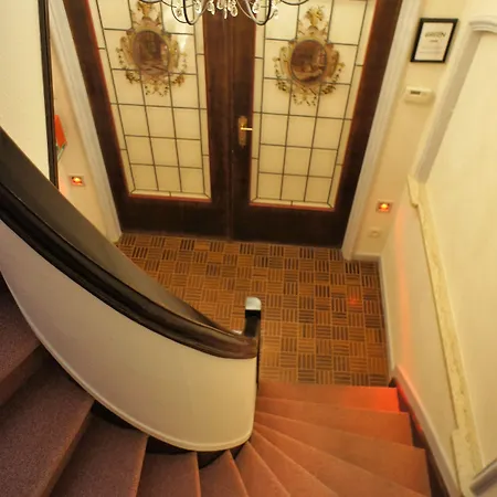 Daire J And R Brüksel