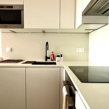 Cosy Flat For 2pers 5 Min From Gare Du Midi By Transport Apartamento Bruxelas