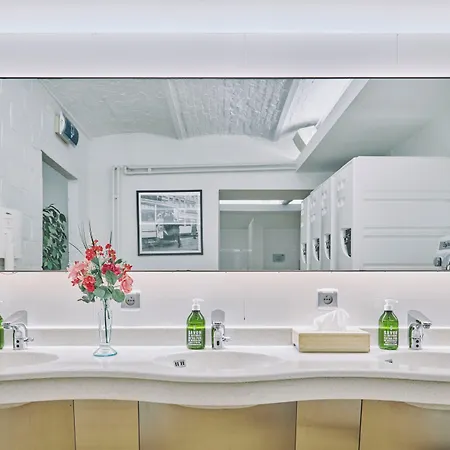 Хостел The Legacy By 2go4 Center *