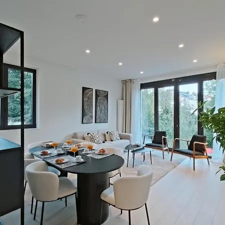 Apartamento Quiet & Stylish 3-bedroom Flat In Heart Of Ixelles