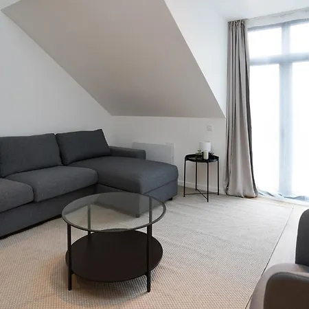 Douvres 7 בריסל