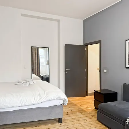 Apartman New Self Check In 2 Floor Near Chatelain
