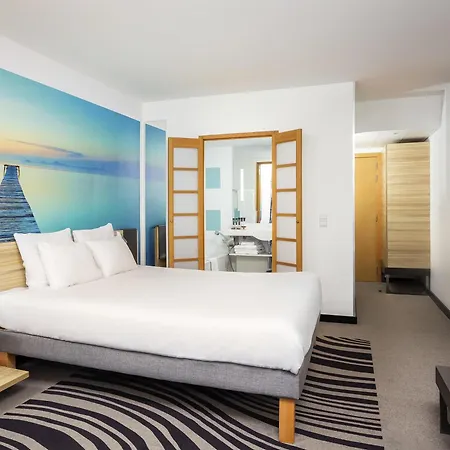 מלון Novotel Off Grand Place 4*