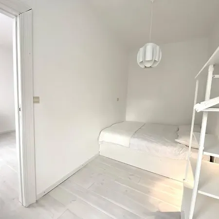 Wit Ii, Near Metro, Train N7670