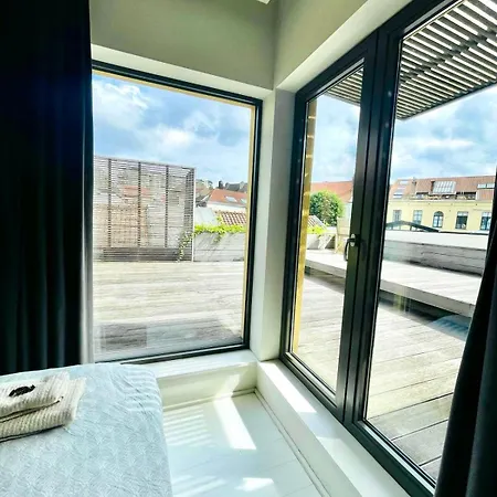 Elegant Quiet And Bright * Брюссель