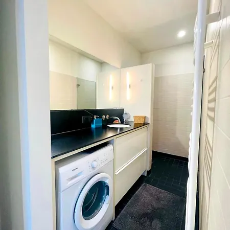 Elegant Quiet And Bright * Брюссель