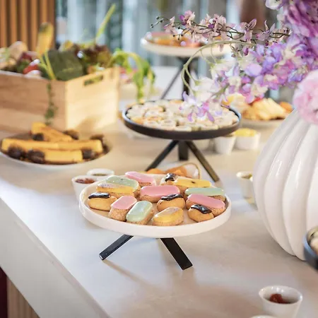 Hotel Novotel Off Grand Place 4*