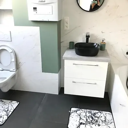 Cozy Apartment In Saint-Josse-Ten-Noode 80 M² דירה