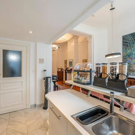 Euro Edens Cosy Historic In Jacuzzi, Garden, Location Gasthuis Brussel