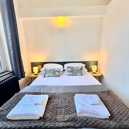 Schuman Square Homestay szállás