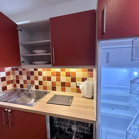 Schuman Square Homestay szállás *