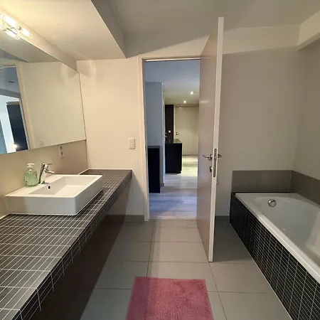 Apartmán With 2 Bedrooms - Sleeps 6 Brusel