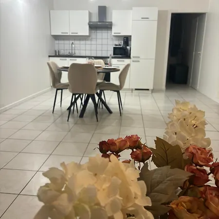 Modern 1br And Sofa Bed Near Airport Apartman Brüsszel